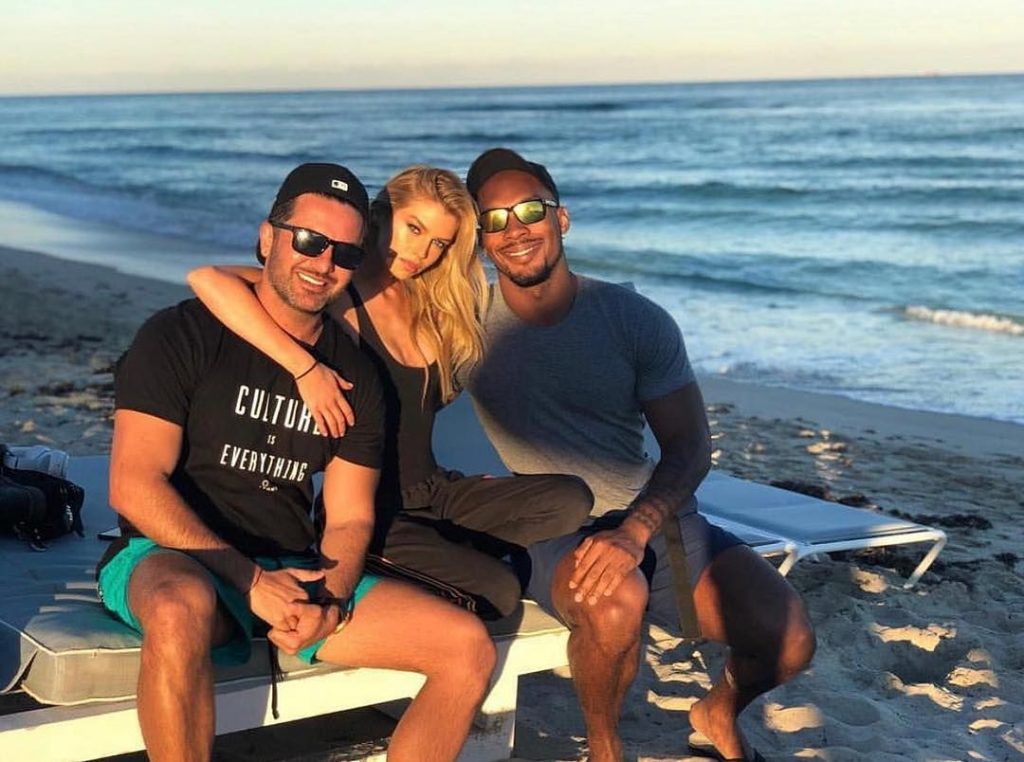 Stella Maxwell Nude & Sexy 041