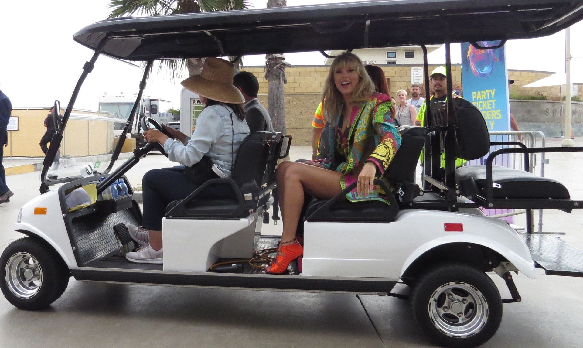 Taylor Swift Sexy 041