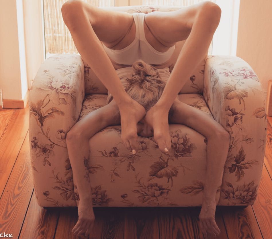 Yoga Flocke Nude & Sexy 120