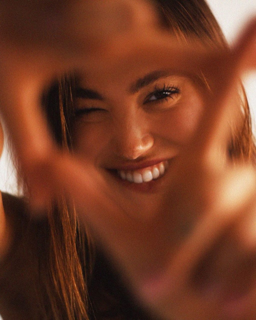 Alexis Ren Sexy Topless Thefappeningblog Com 2 1024x1280