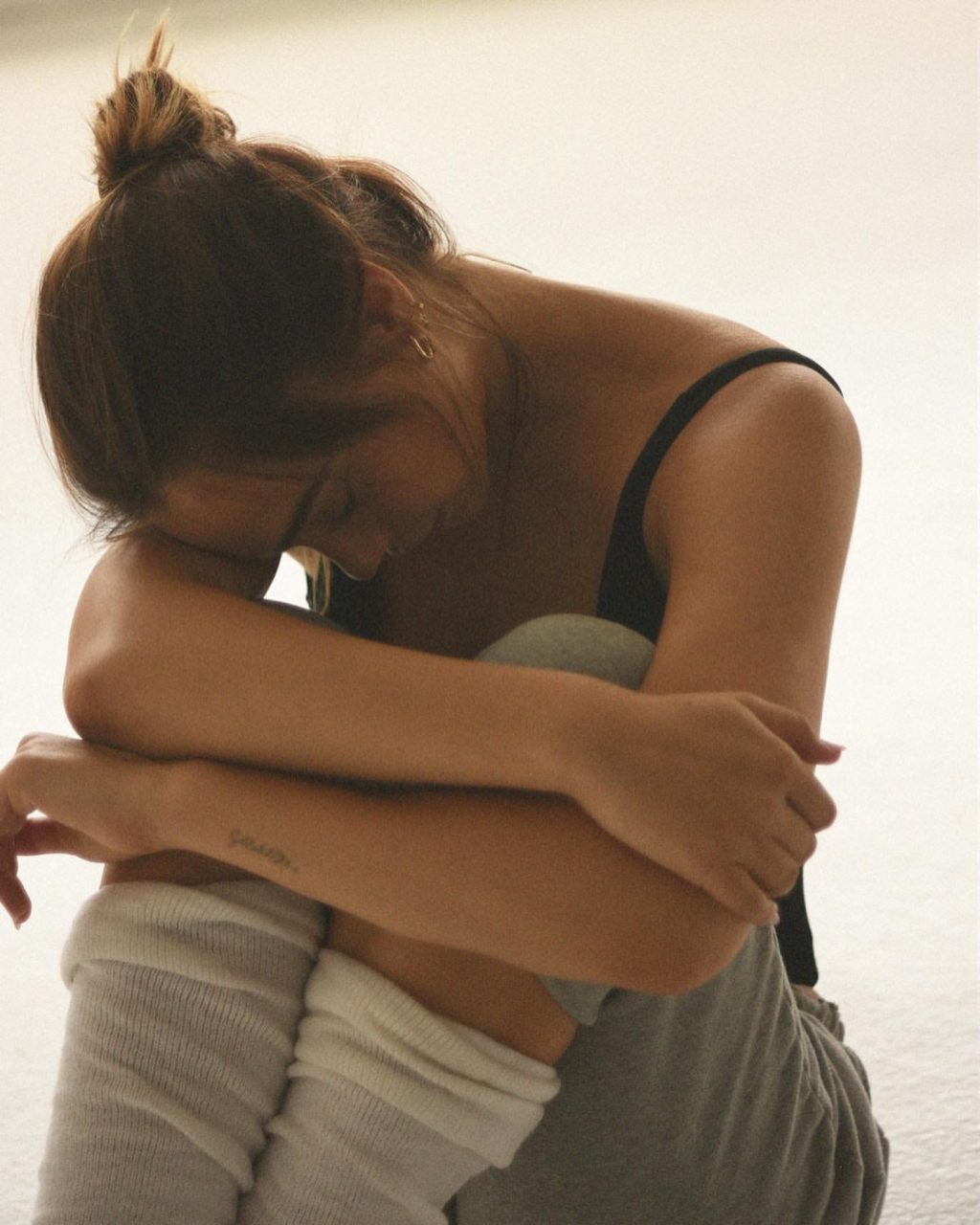 Alexis Ren Sexy Topless Thefappeningblog Com 26 1024x1280