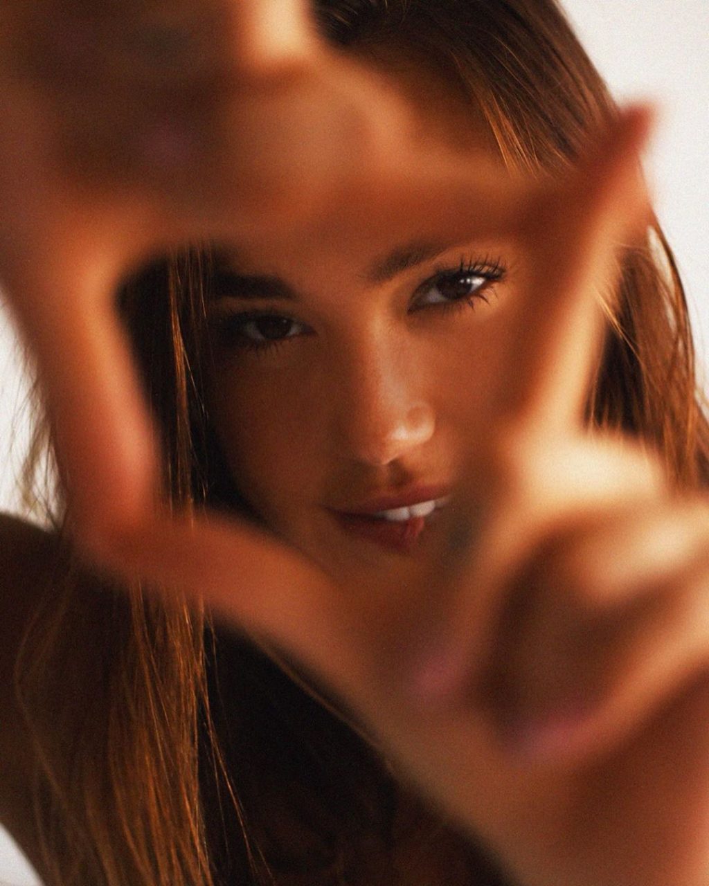 Alexis Ren Sexy Topless Thefappeningblog Com 1 1024x1280