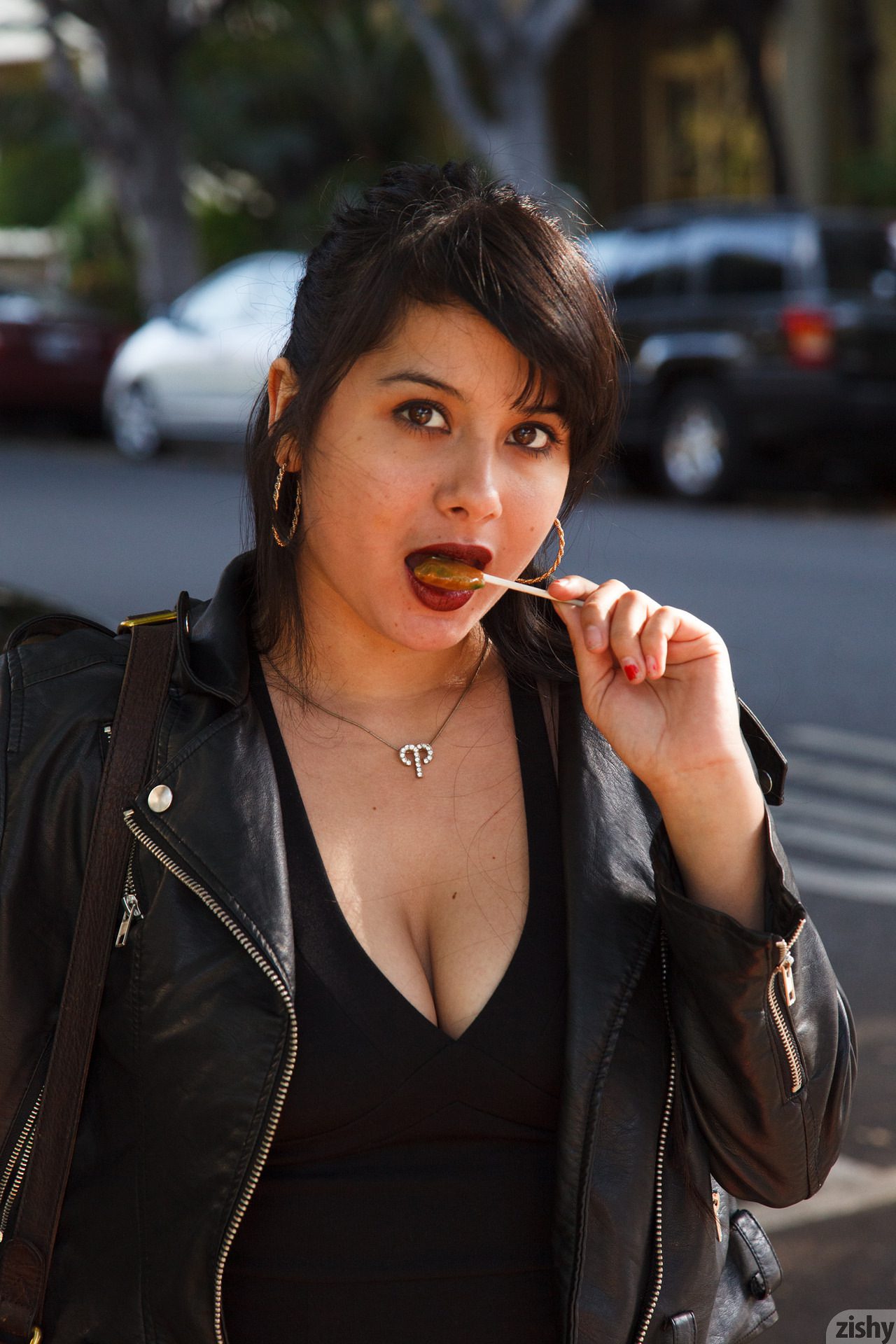 Amber Santos Bentleys And No Fux Zishy (11)