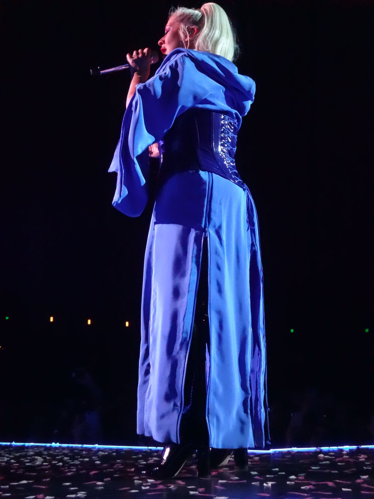 Christina Aguilera’s Wardrobe Malfunction 007