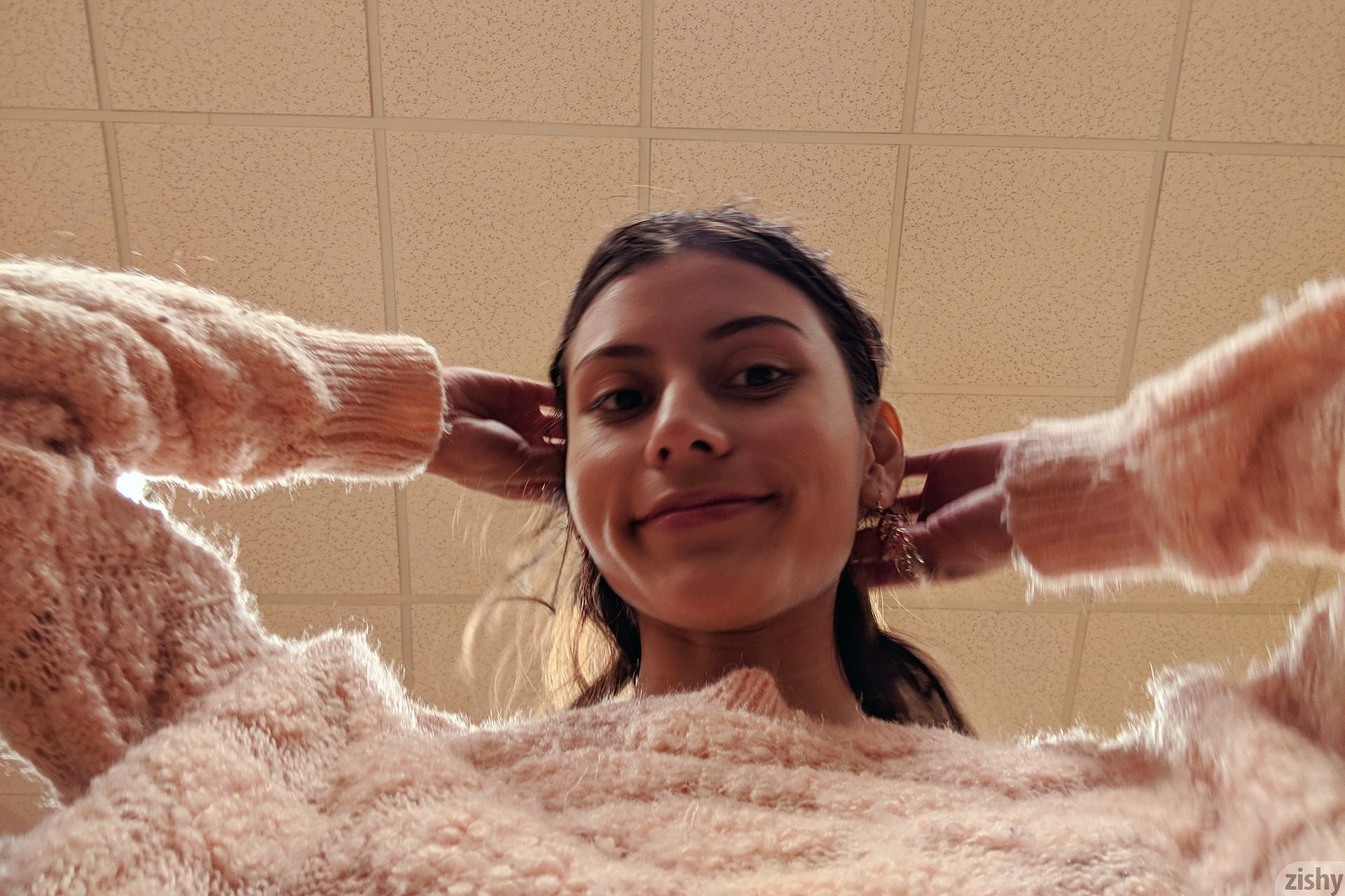 Emelia Pearl Thin And Crispy Zishy (12)