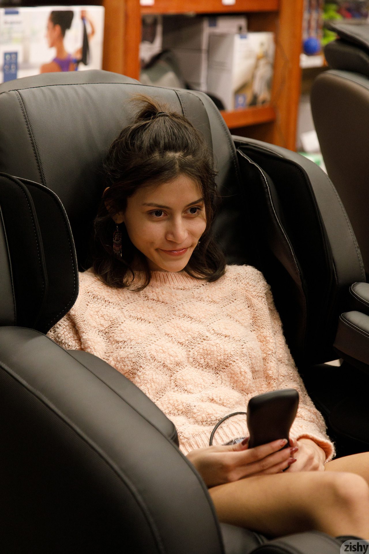 Emelia Pearl Thin And Crispy Zishy (18)