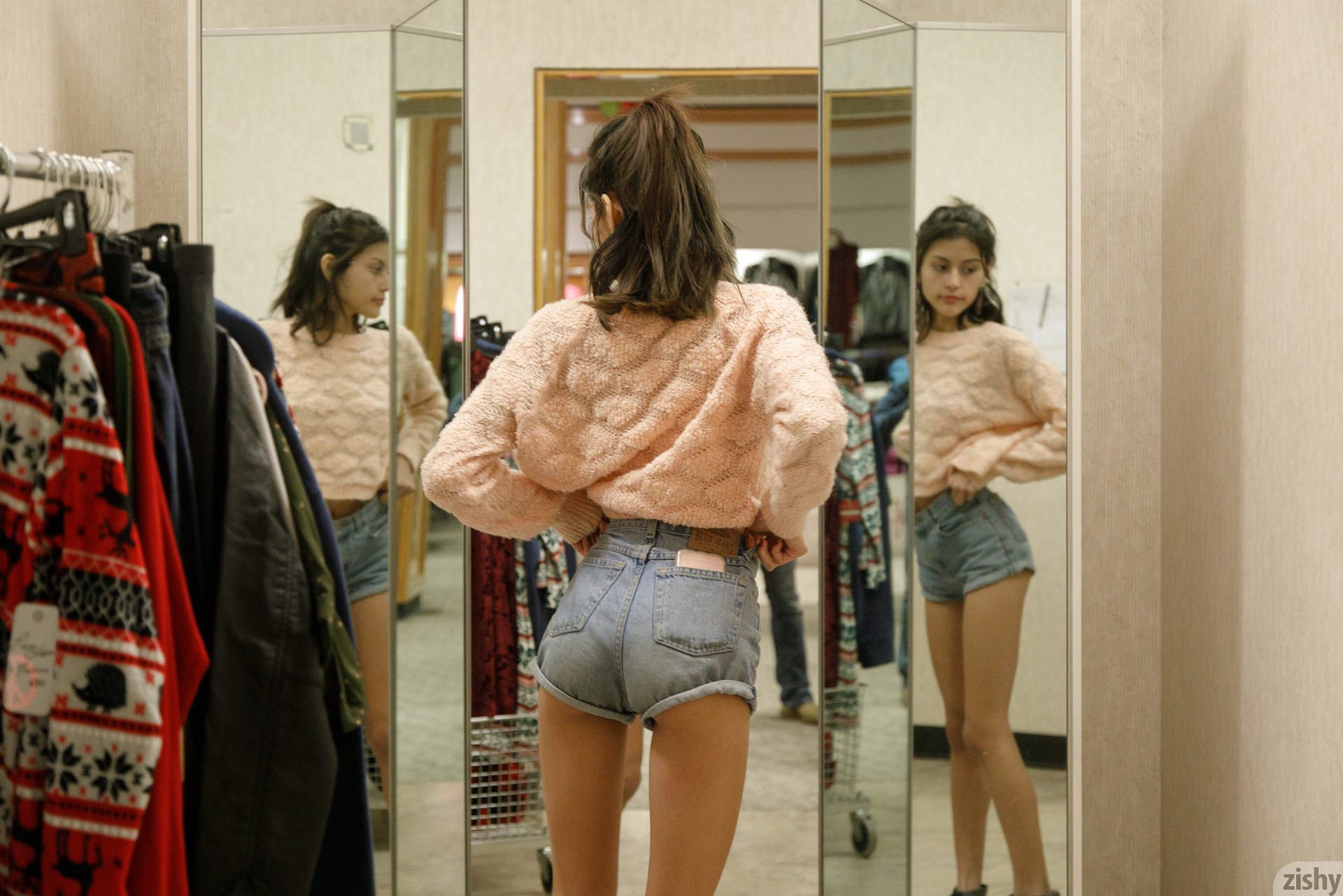 Emelia Pearl Thin And Crispy Zishy (24)