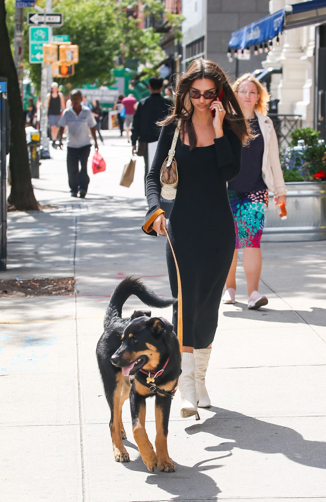 Emily Ratajkowski Sexy 018