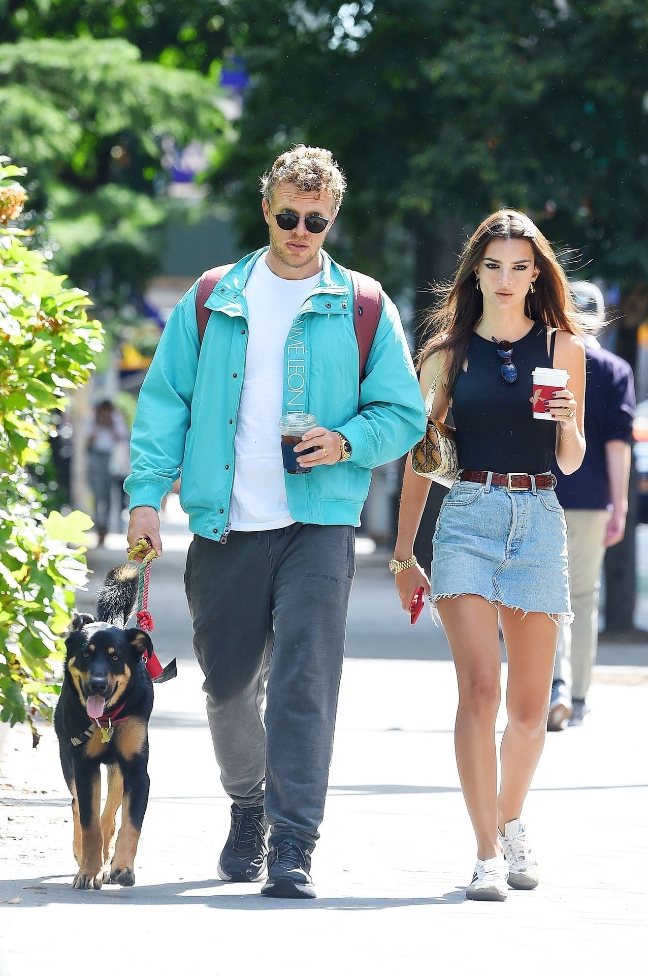 Emily Ratajkowski Sexy (2)