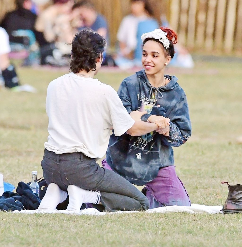 Fka Twigs Sexy Thefappeningblog Com 2 1024x1045