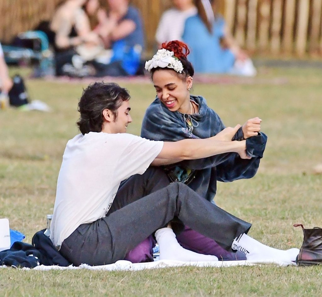 Fka Twigs Sexy Thefappeningblog Com 4 1024x945