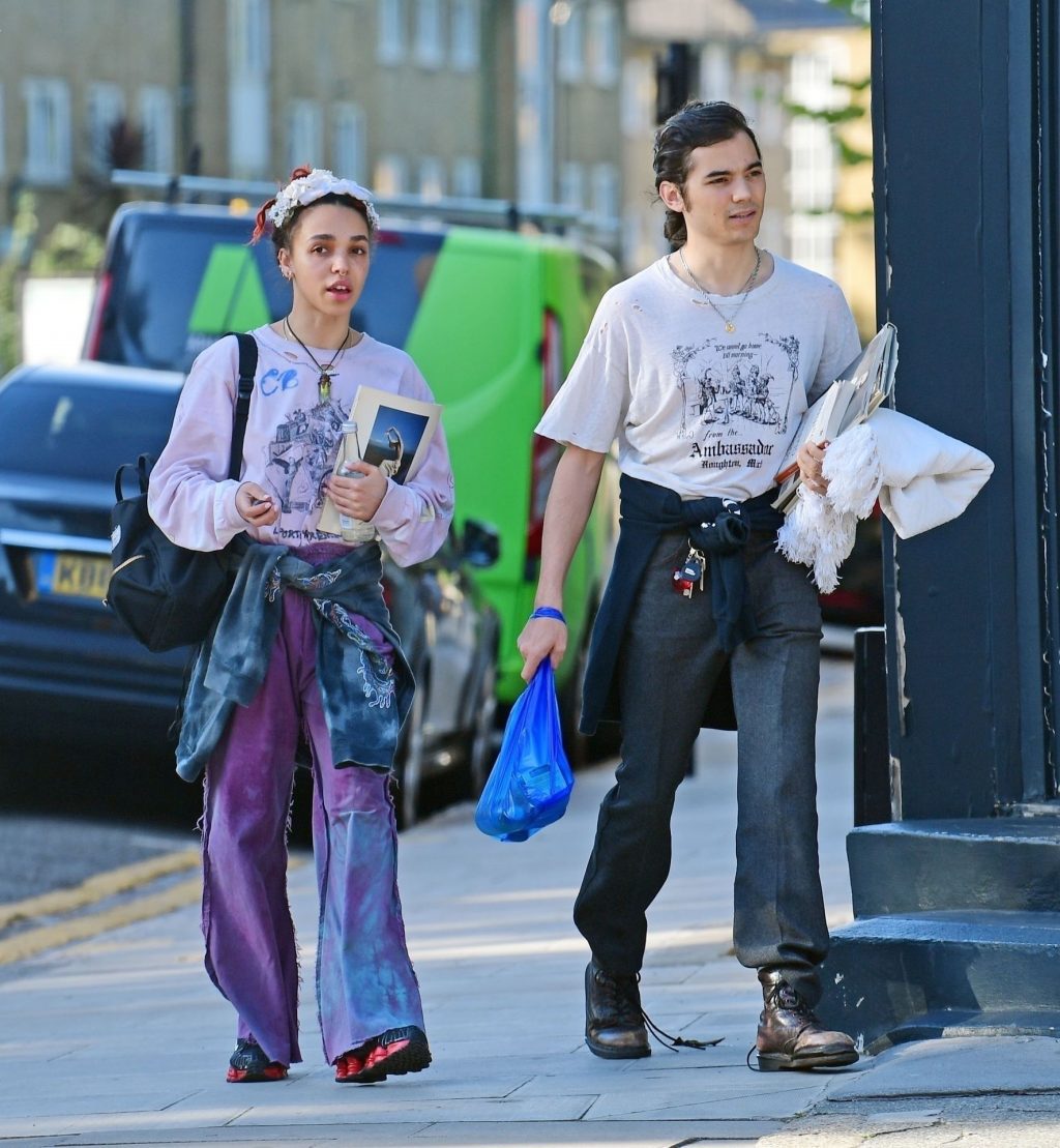 Fka Twigs Sexy Thefappeningblog Com 102 1024x1109