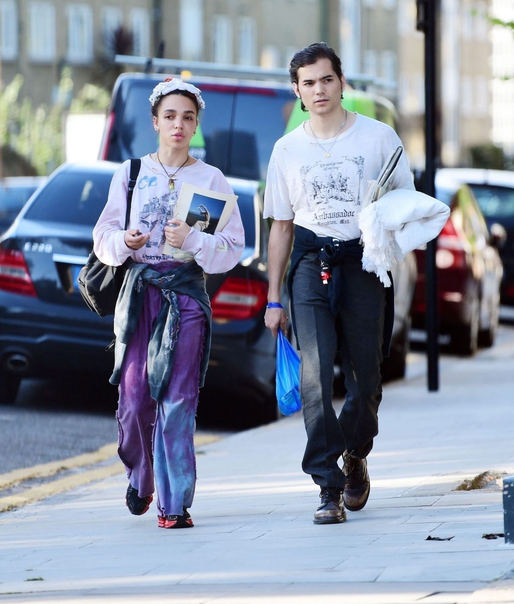 Fka Twigs Sexy Thefappeningblog Com 105 1024x1204