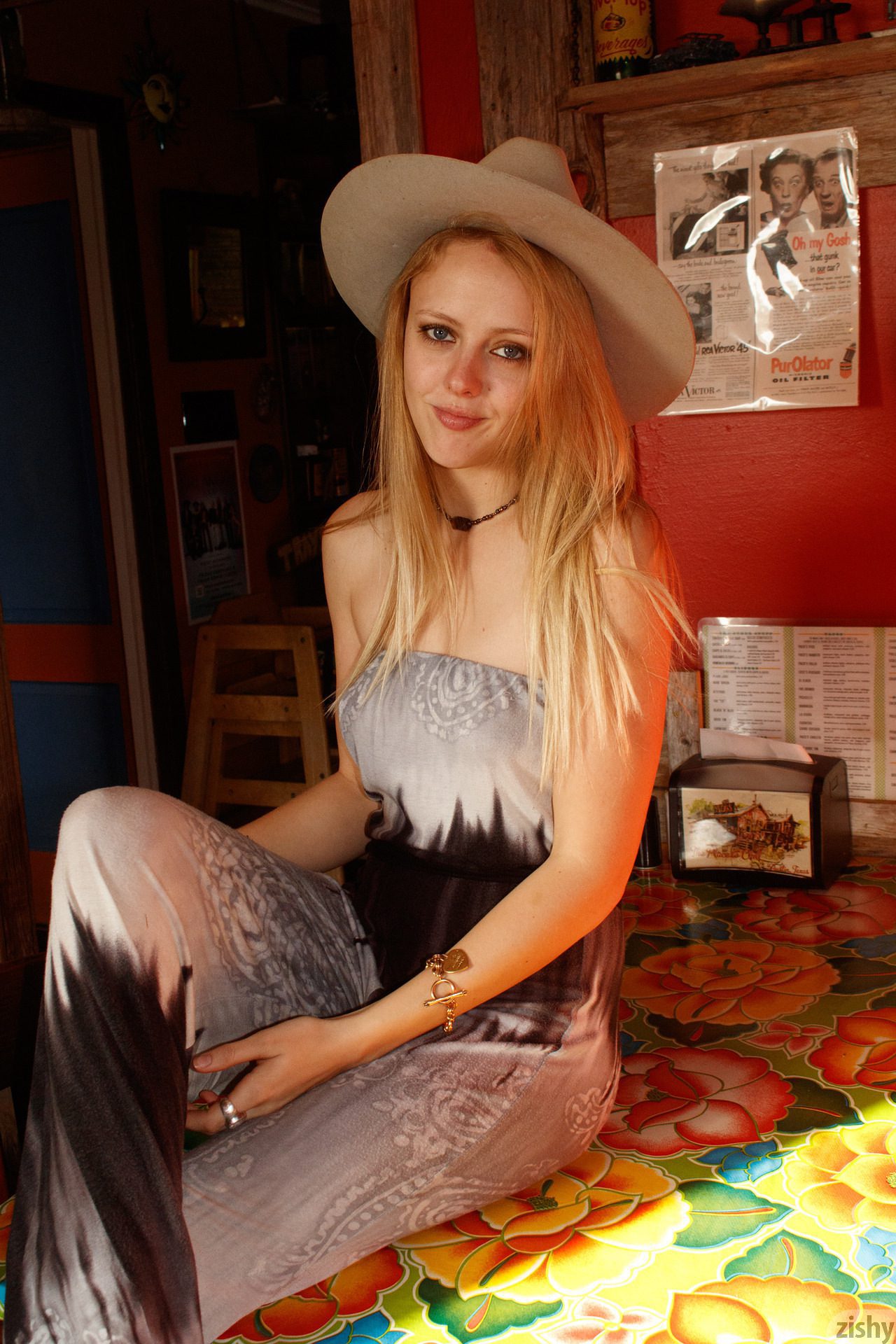 Helen Bergstrom Holy Guacamole Zishy (15)