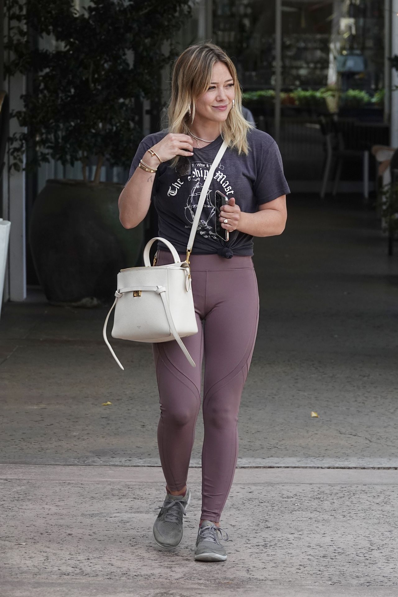 Hilary Duff Sexy 008