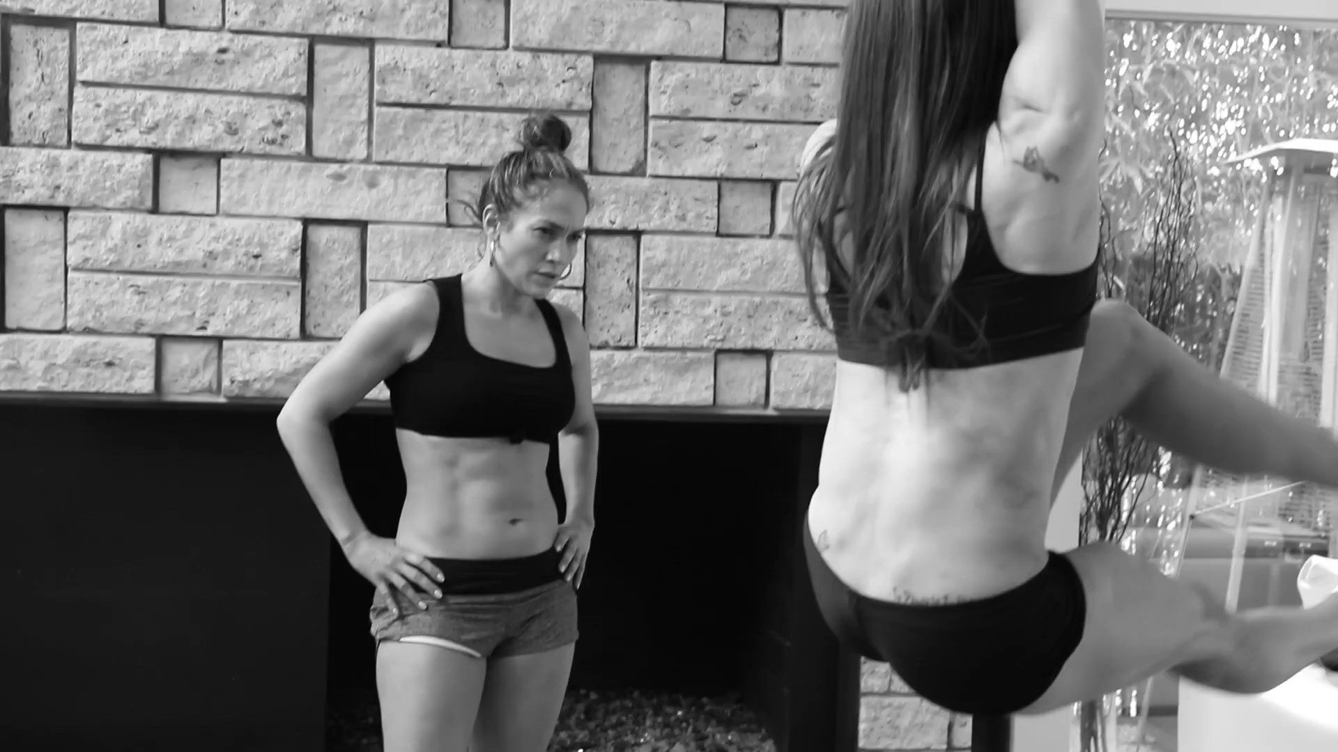 Jennifer Lopez’s Stripper Ass – Hustlers 016