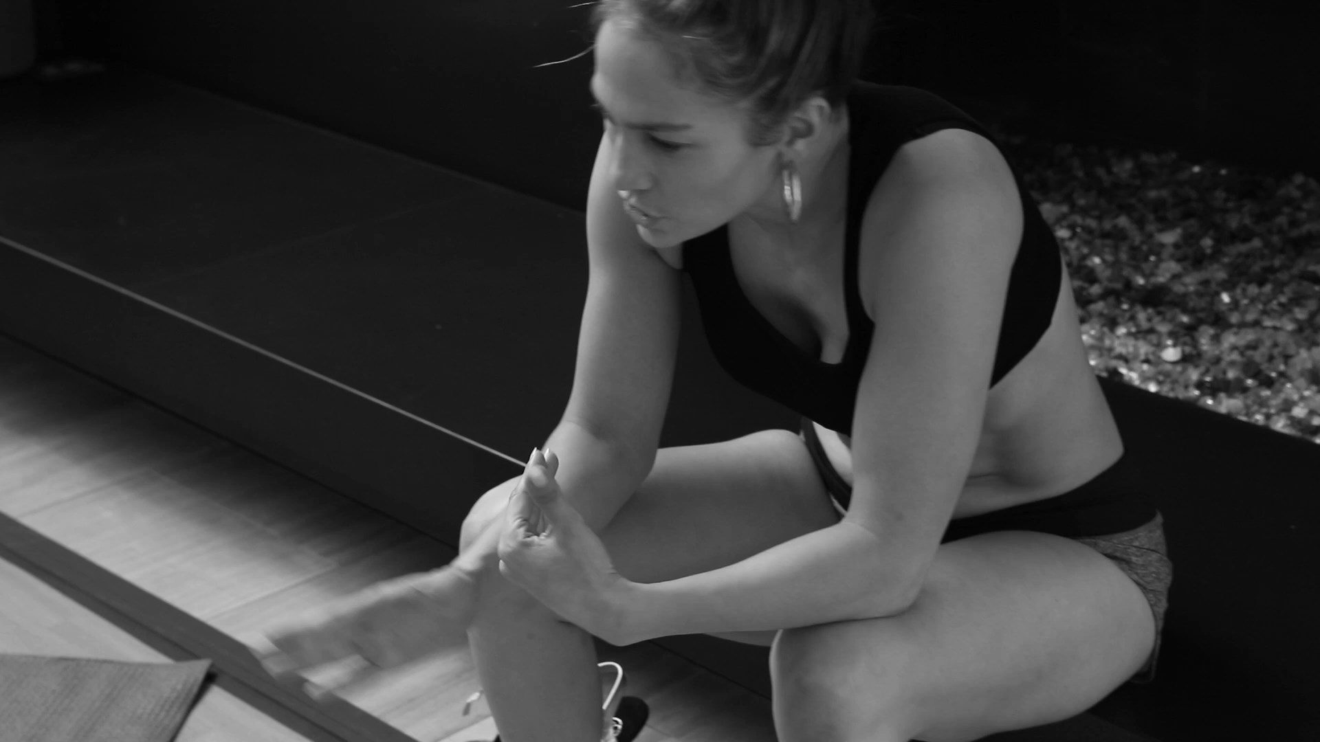 Jennifer Lopez’s Stripper Ass – Hustlers 018