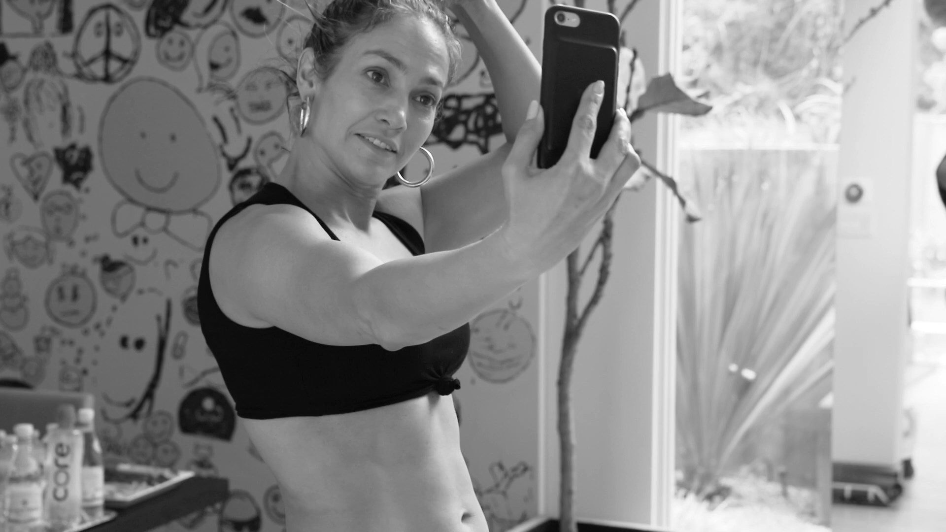 Jennifer Lopez’s Stripper Ass – Hustlers 019