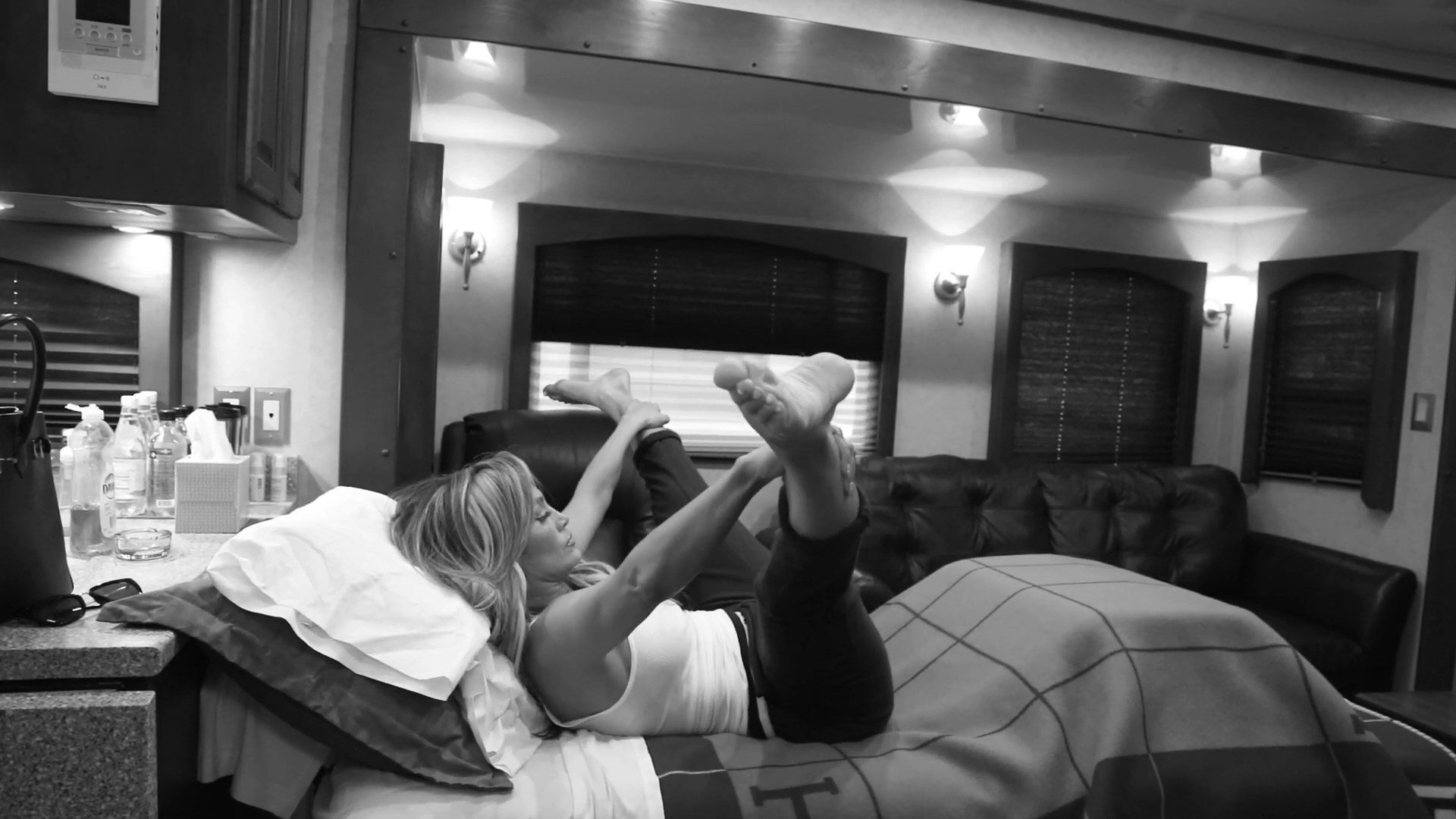 Jennifer Lopez’s Stripper Ass – Hustlers 043