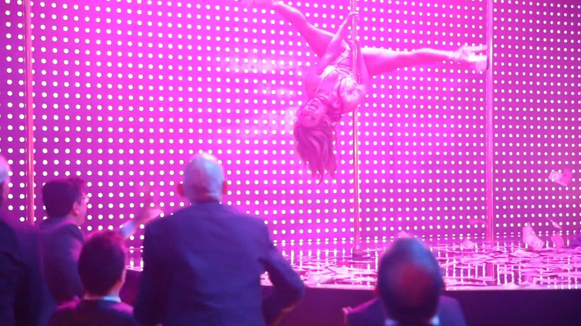 Jennifer Lopez’s Stripper Ass – Hustlers 055