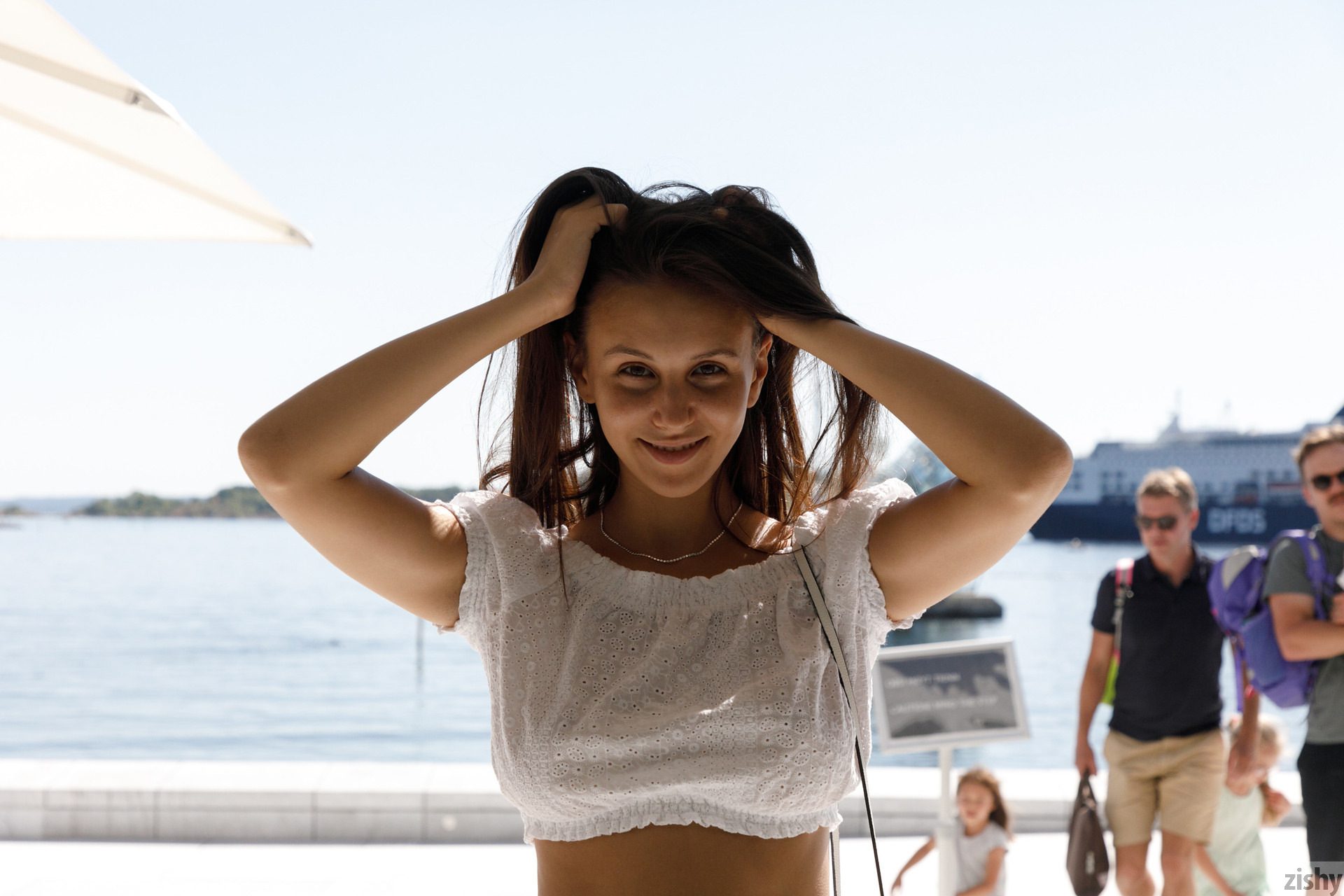 Jessica Albanka Melts Oslo Zishy (44)