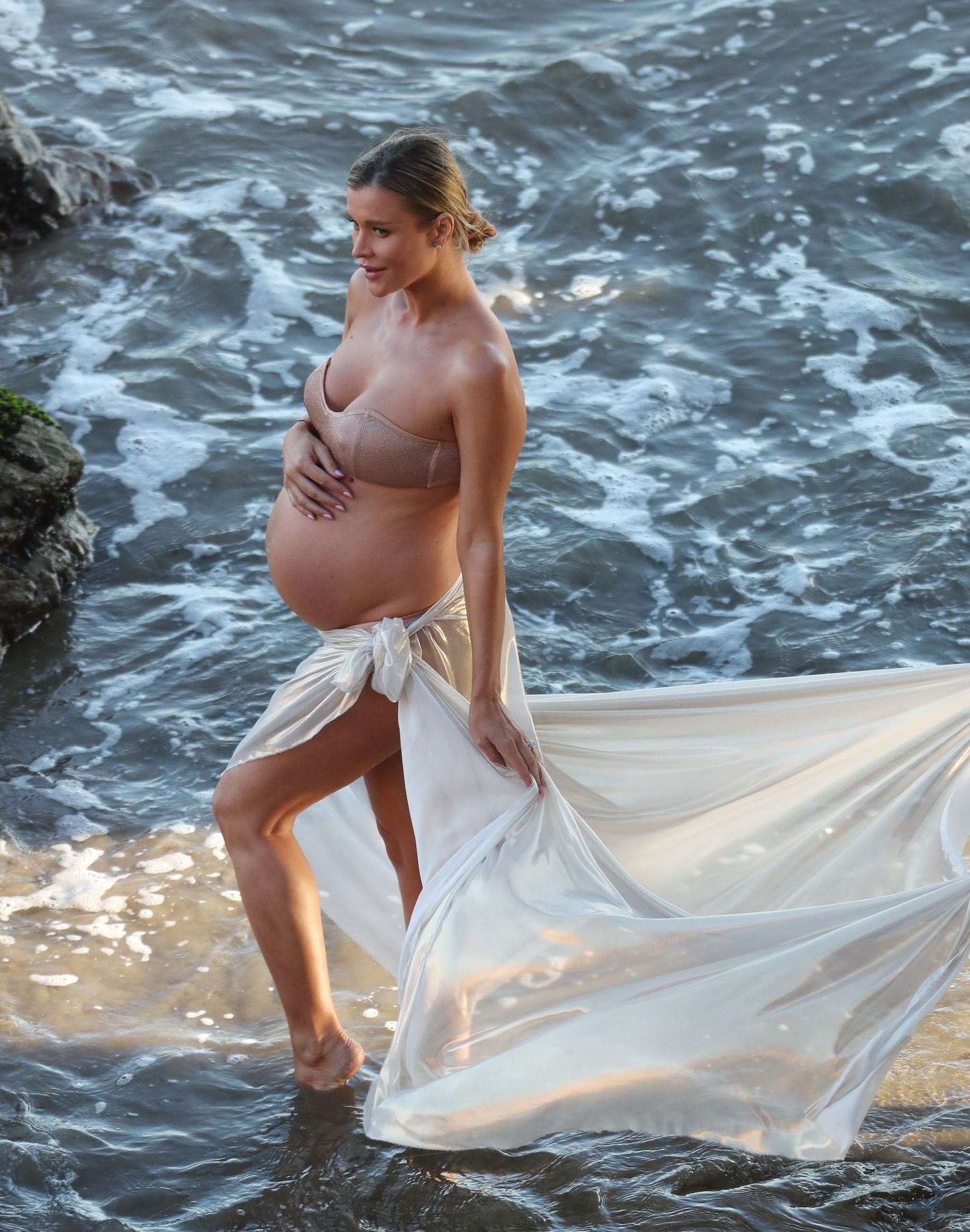 Joanna Krupa Hot 019