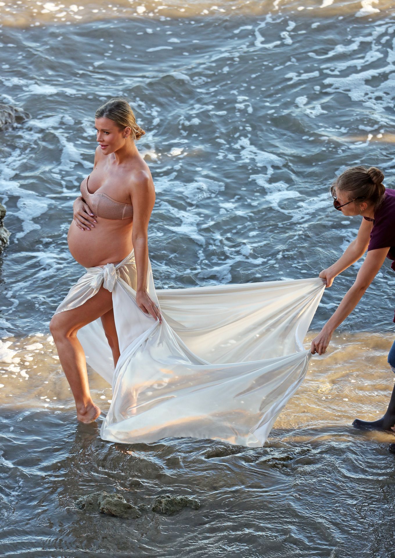 Joanna Krupa Hot 028