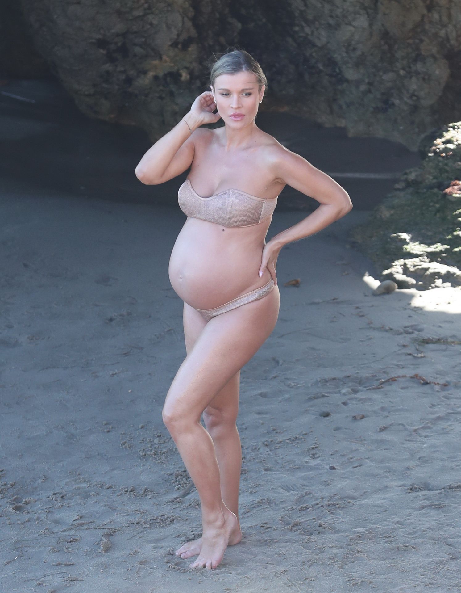 Joanna Krupa Hot 008