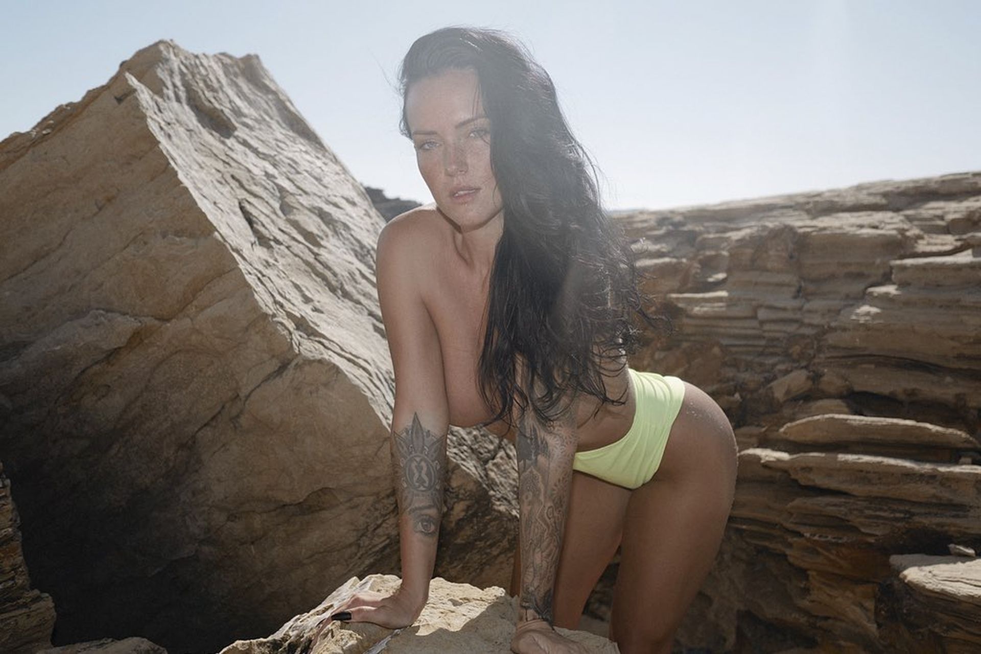 Kayla Lauren Nude & Sexy 165