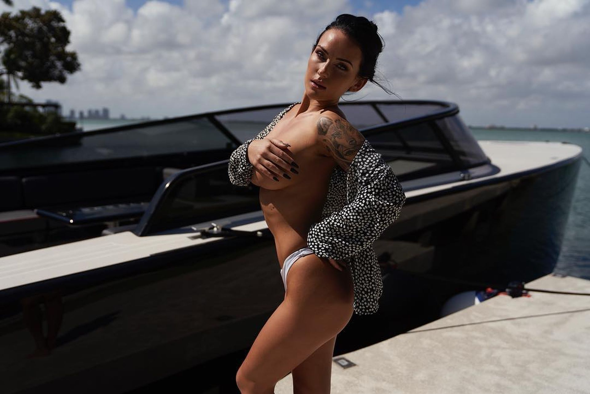 Kayla Lauren Nude & Sexy 185