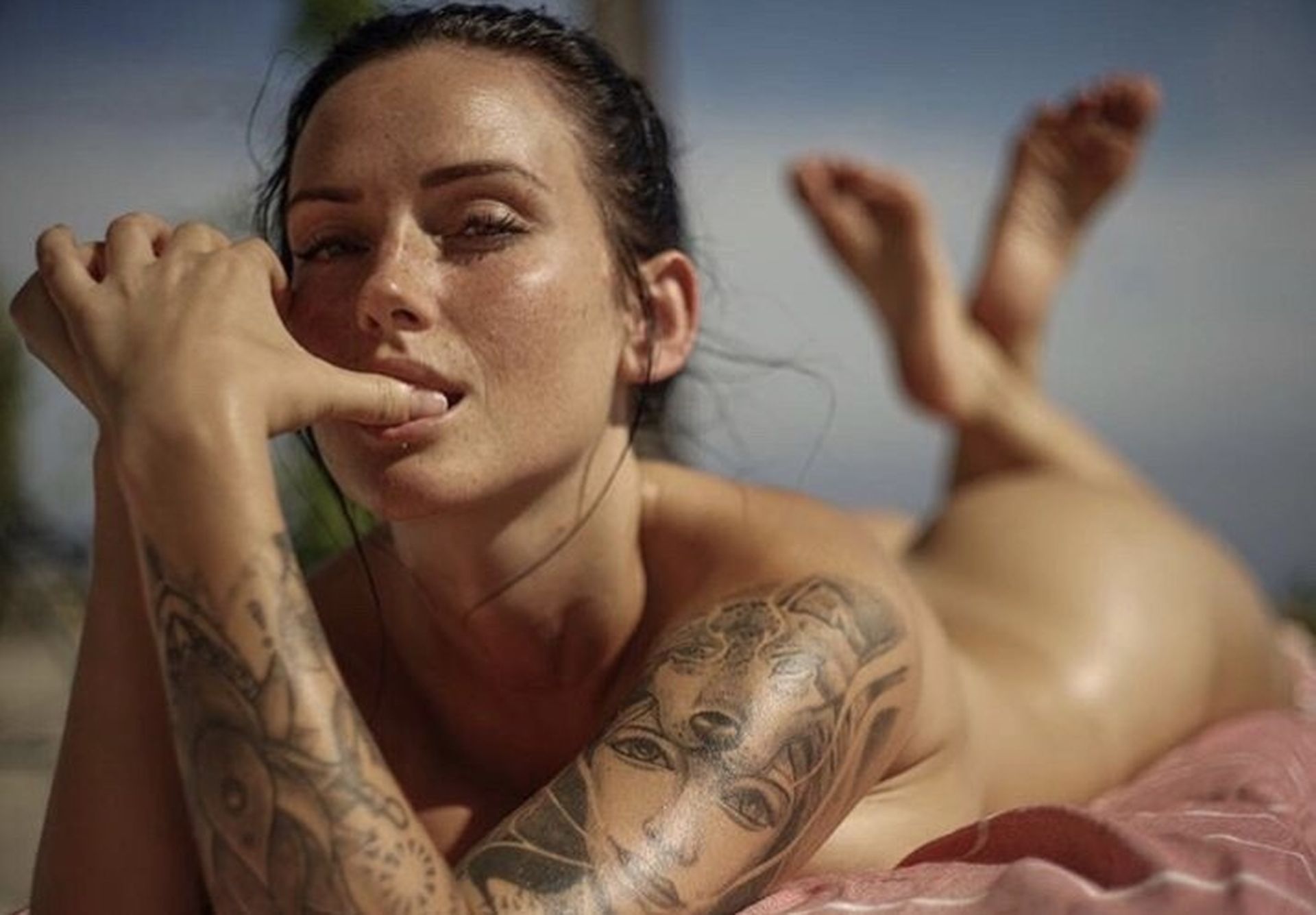 Kayla Lauren Nude & Sexy 193