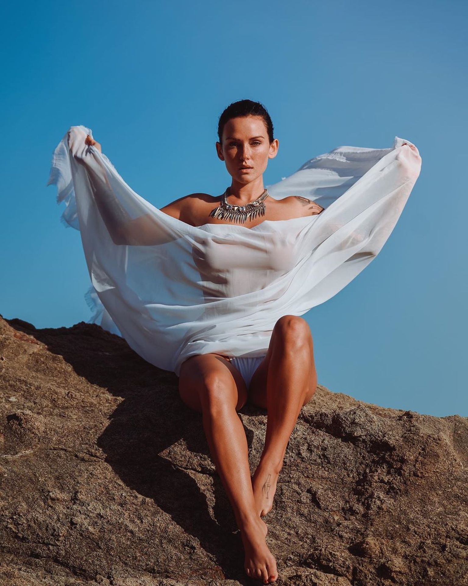 Kayla Lauren Nude & Sexy 063