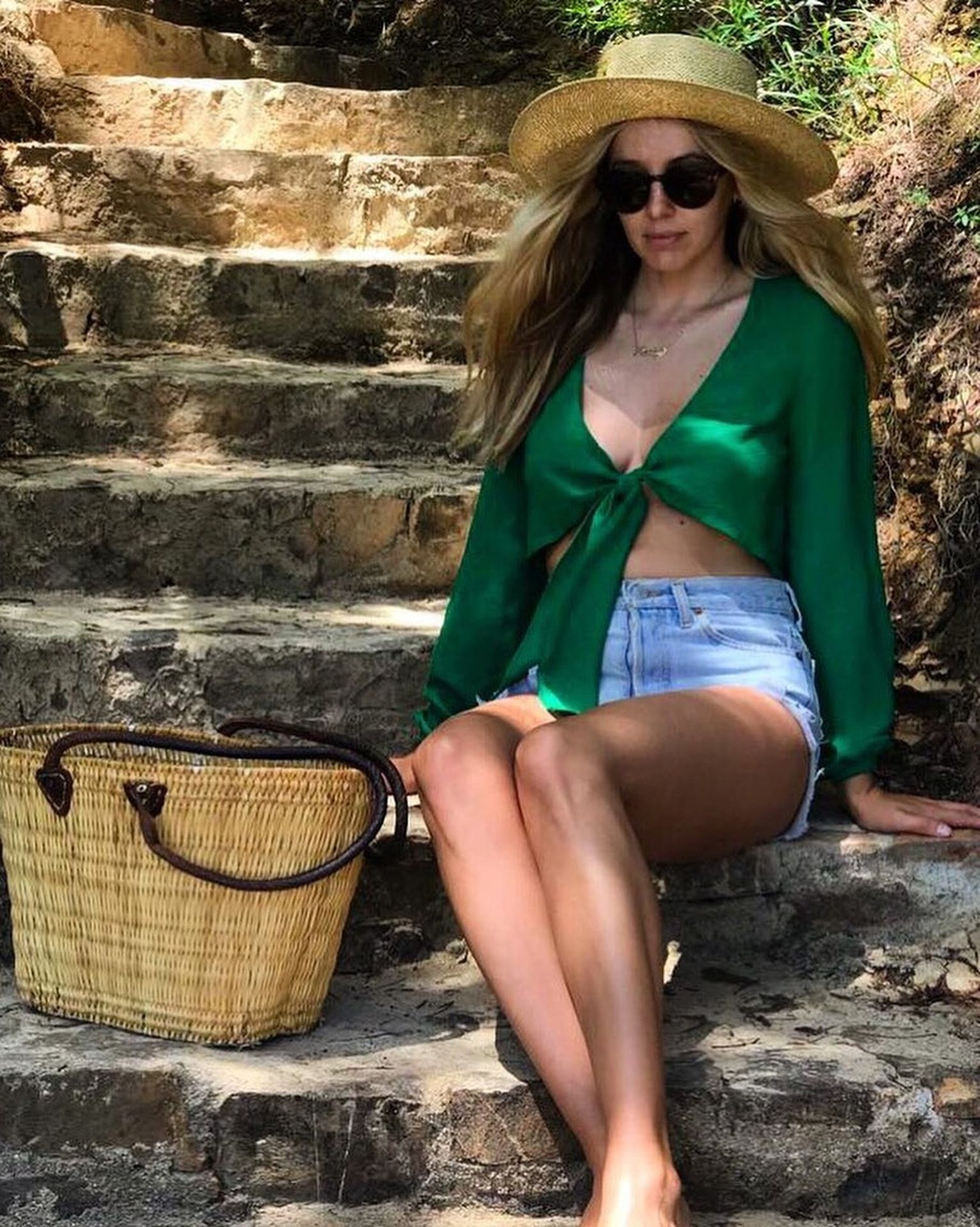 Keeley Hazell Nude & Sexy 005