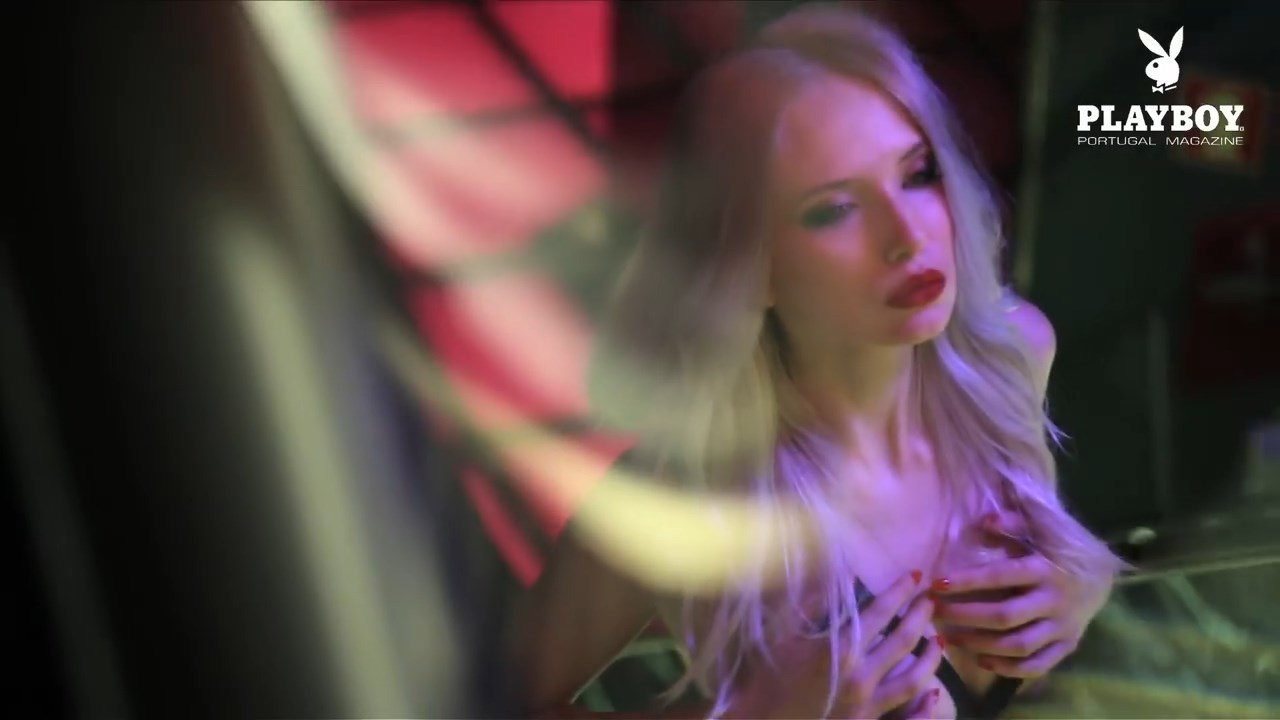 Monica Wasp Nude 021