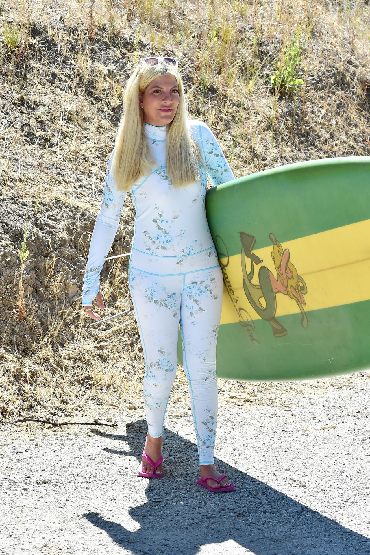 Tori Spelling Sexy 001