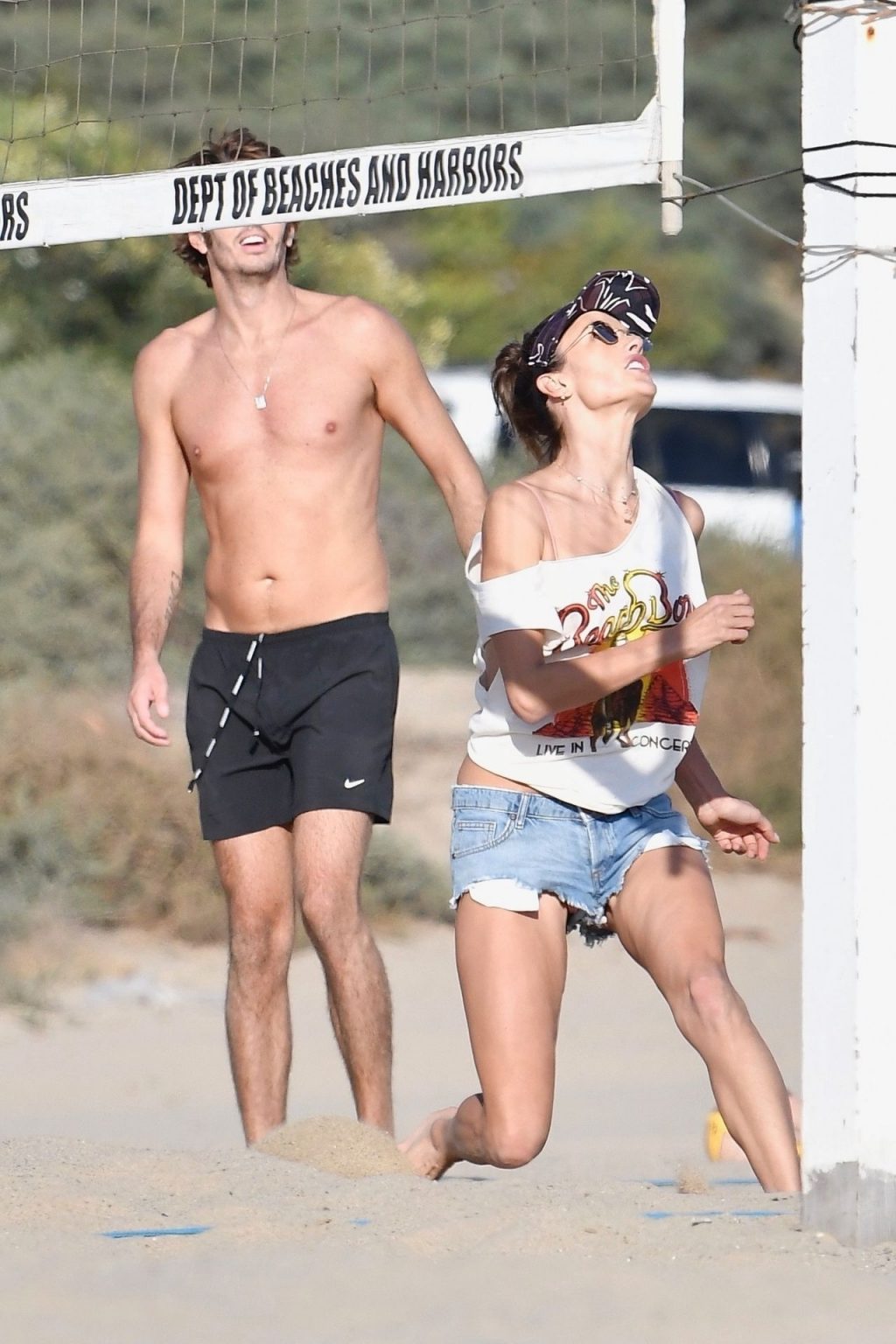 Alessandra Ambrosio Sexy Thefappeningblog Com 192 1024x1536