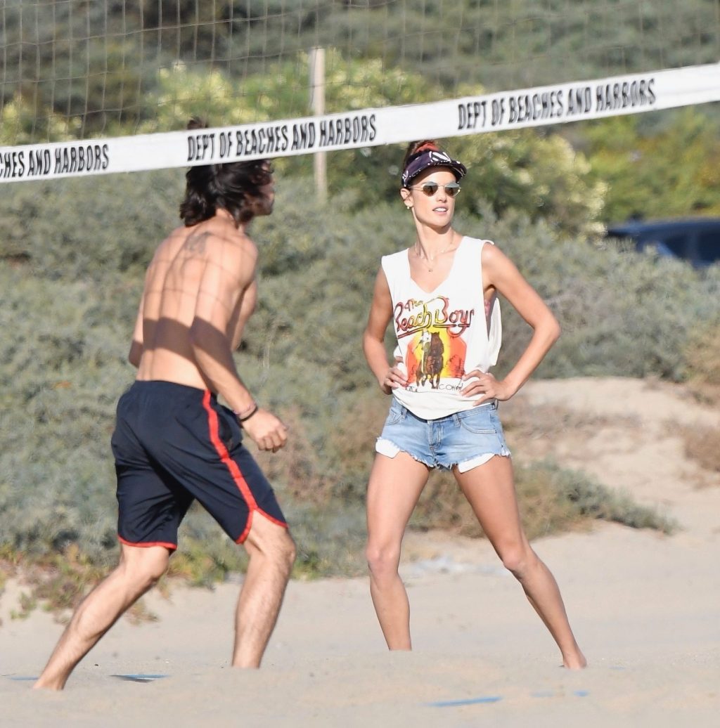 Alessandra Ambrosio Sexy Thefappeningblog Com 26 1024x1036