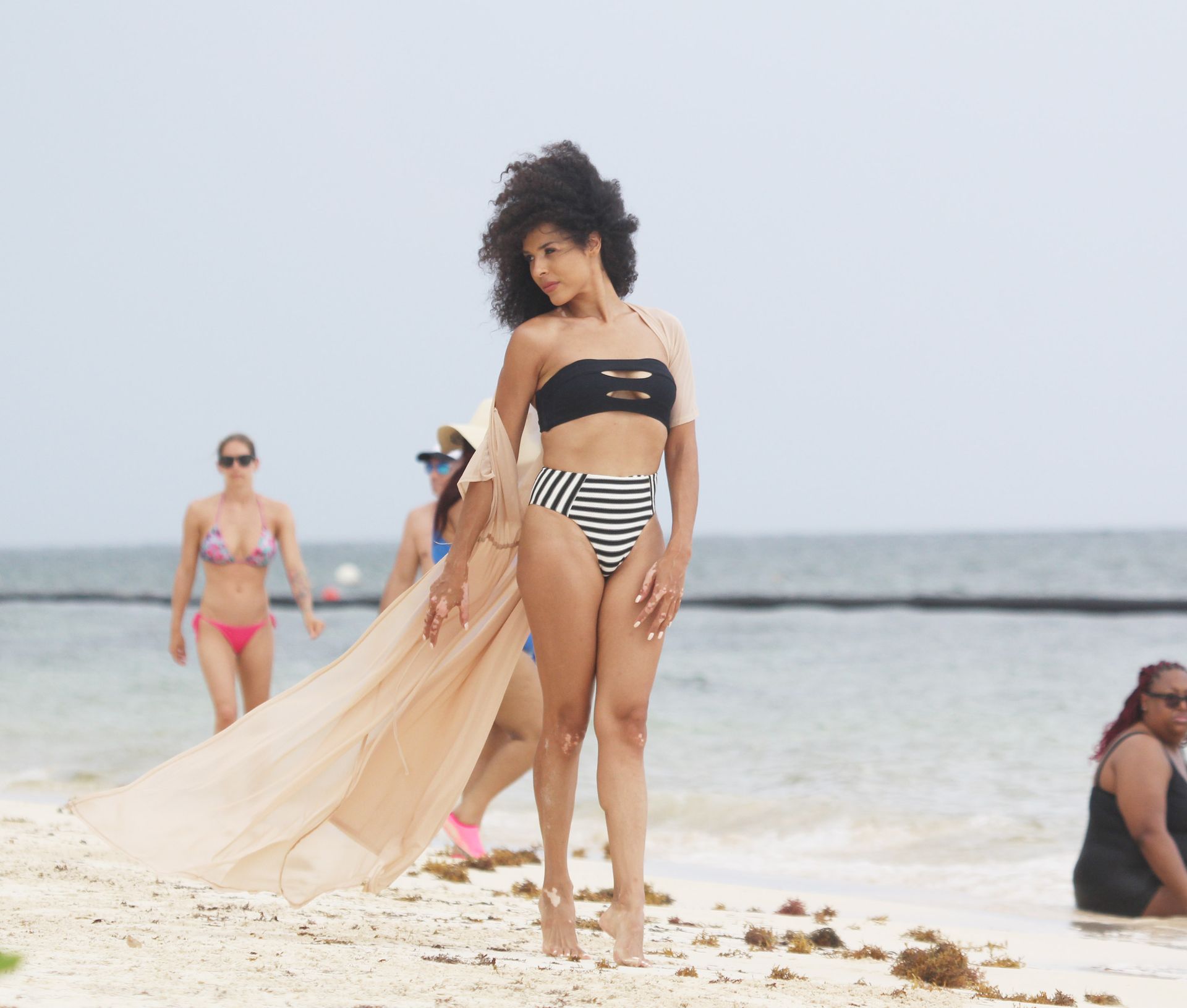 Brittany Bell Sexy 002