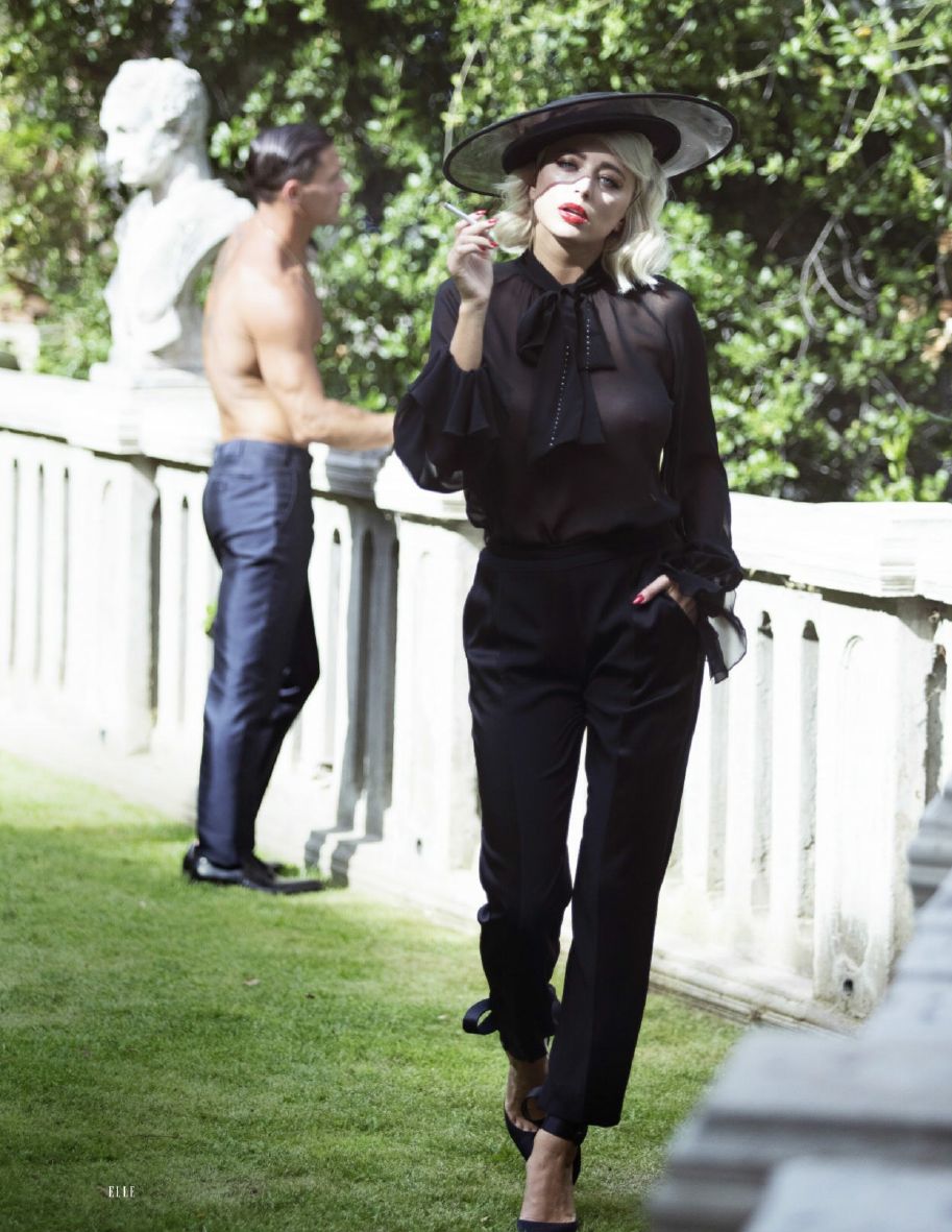 Caroline Vreeland Nude & Sexy 006