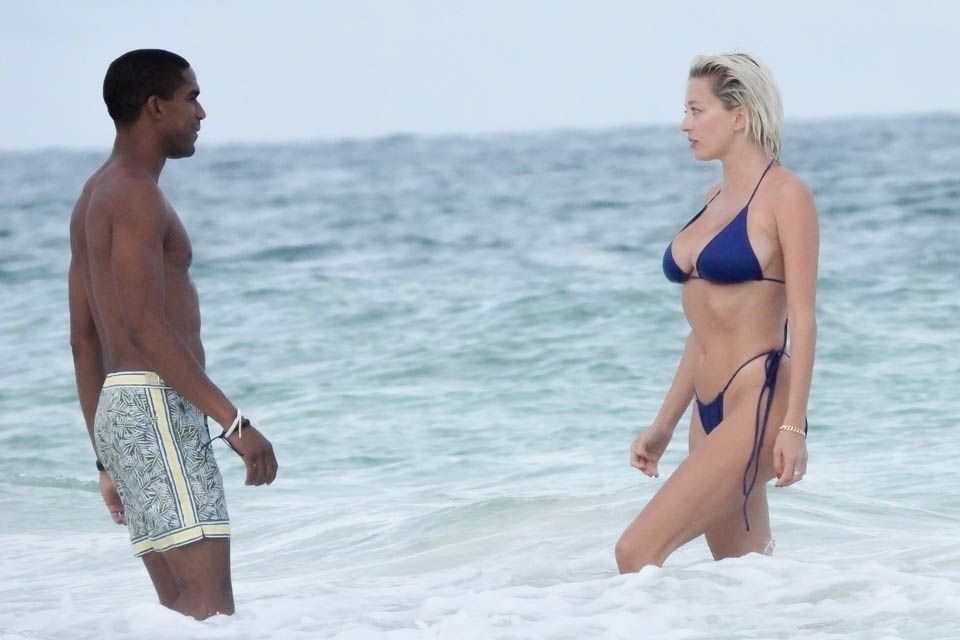 Caroline Vreeland Sexy 022