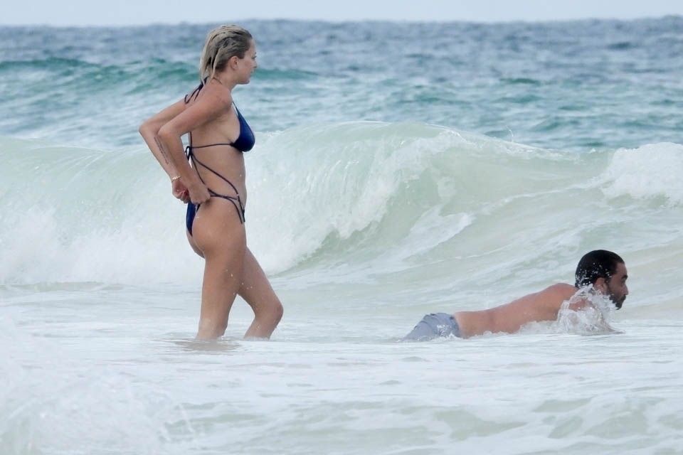 Caroline Vreeland Sexy 024