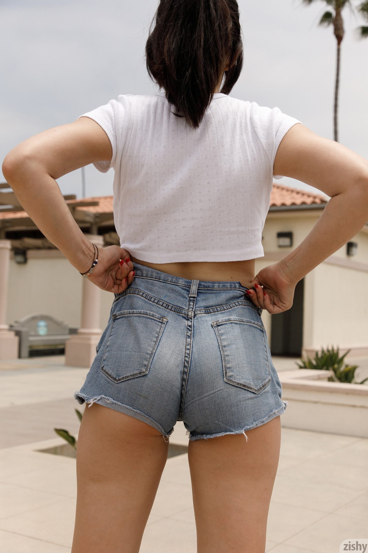 Jade Baker Hooked On The Roll Zishy (14)