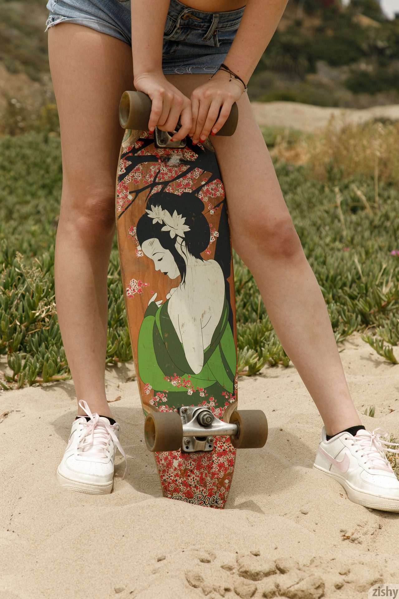 Jade Baker Hooked On The Roll Zishy (25)