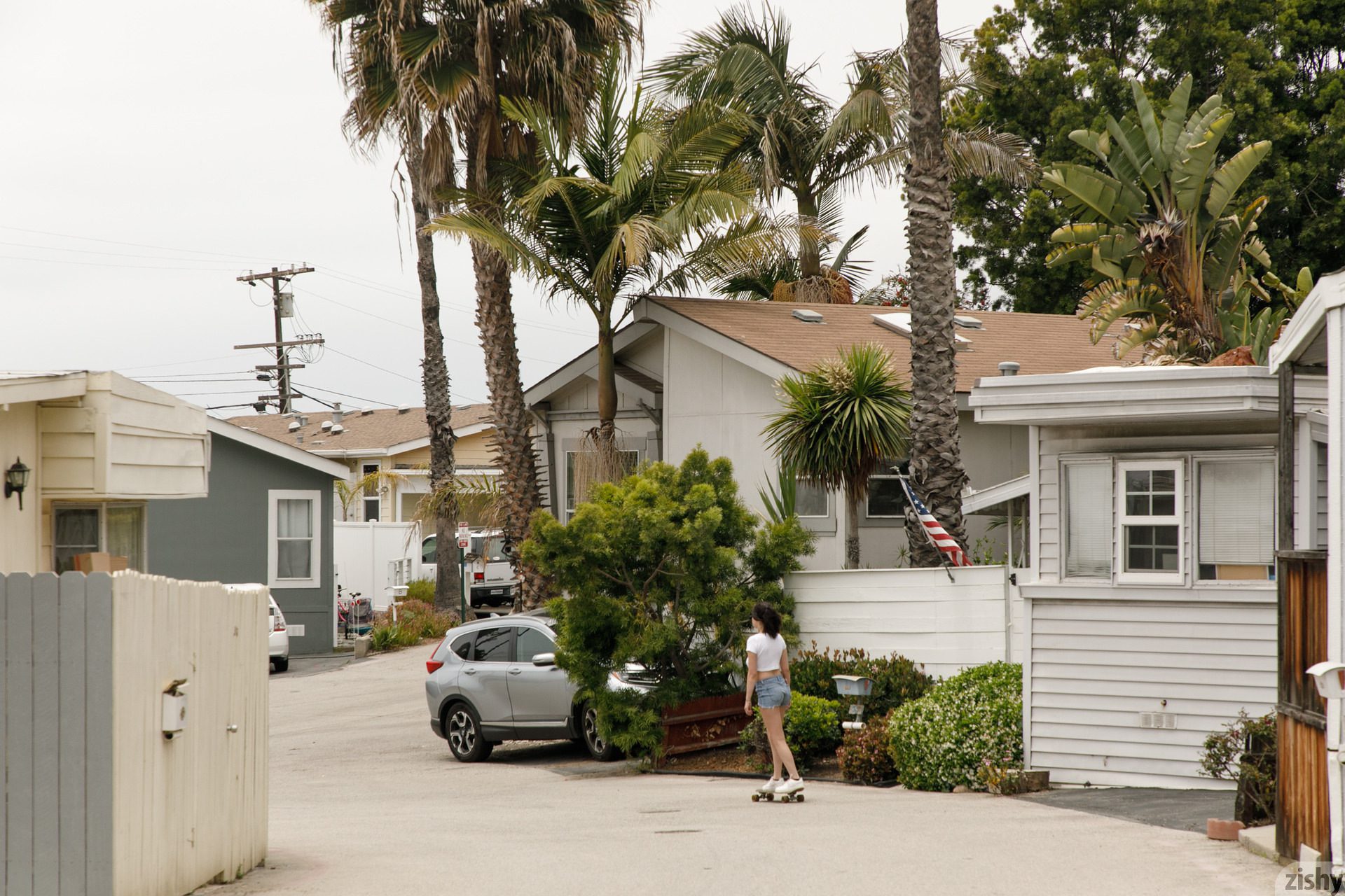 Jade Baker Hooked On The Roll Zishy (4)