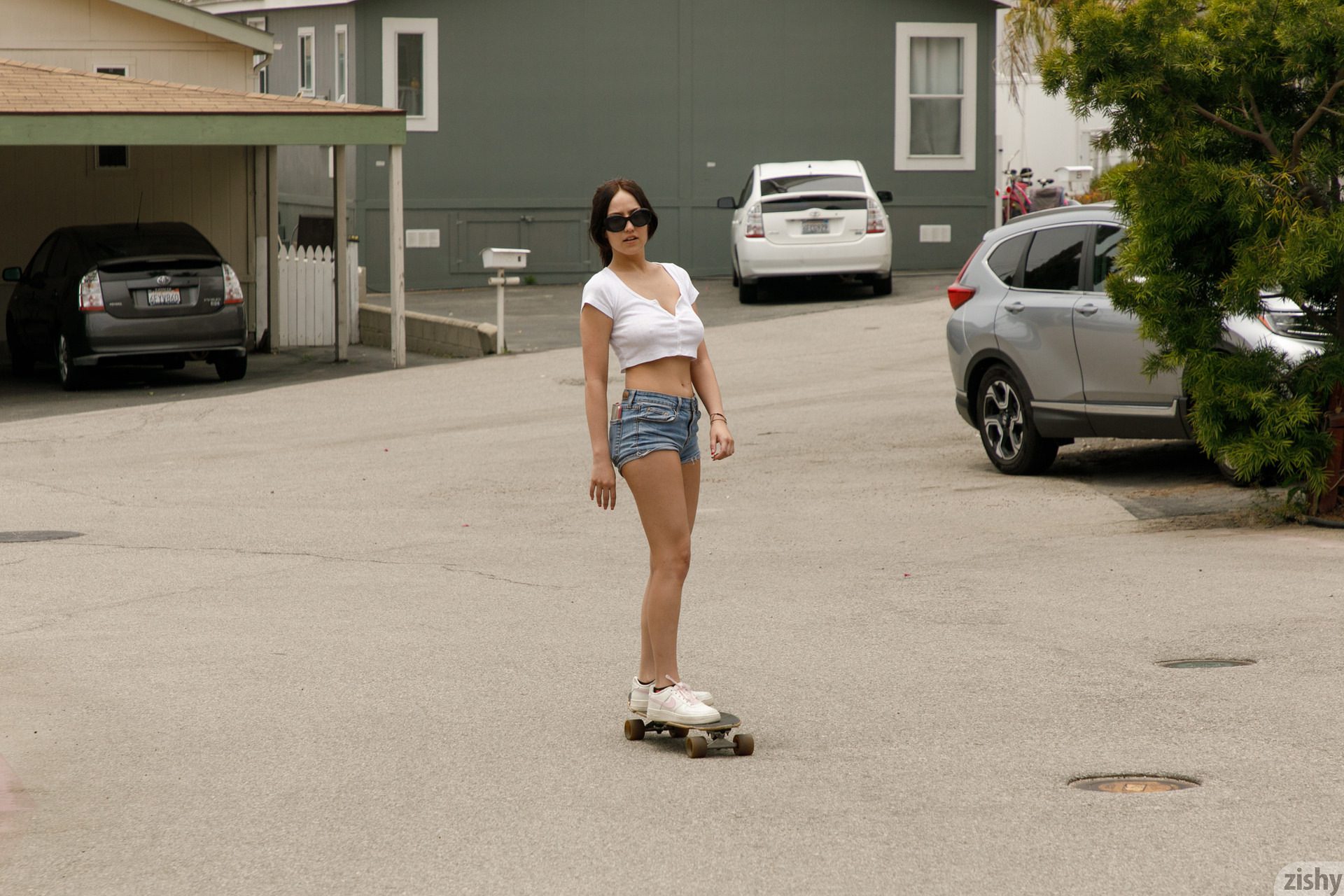 Jade Baker Hooked On The Roll Zishy (5)