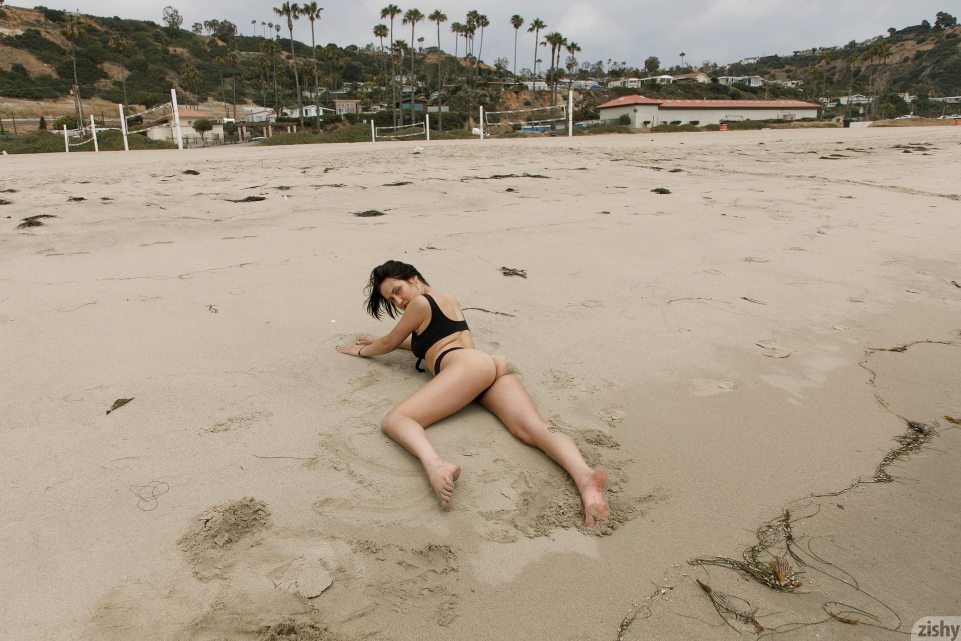 Jade Baker Hooked On The Roll Zishy (46)