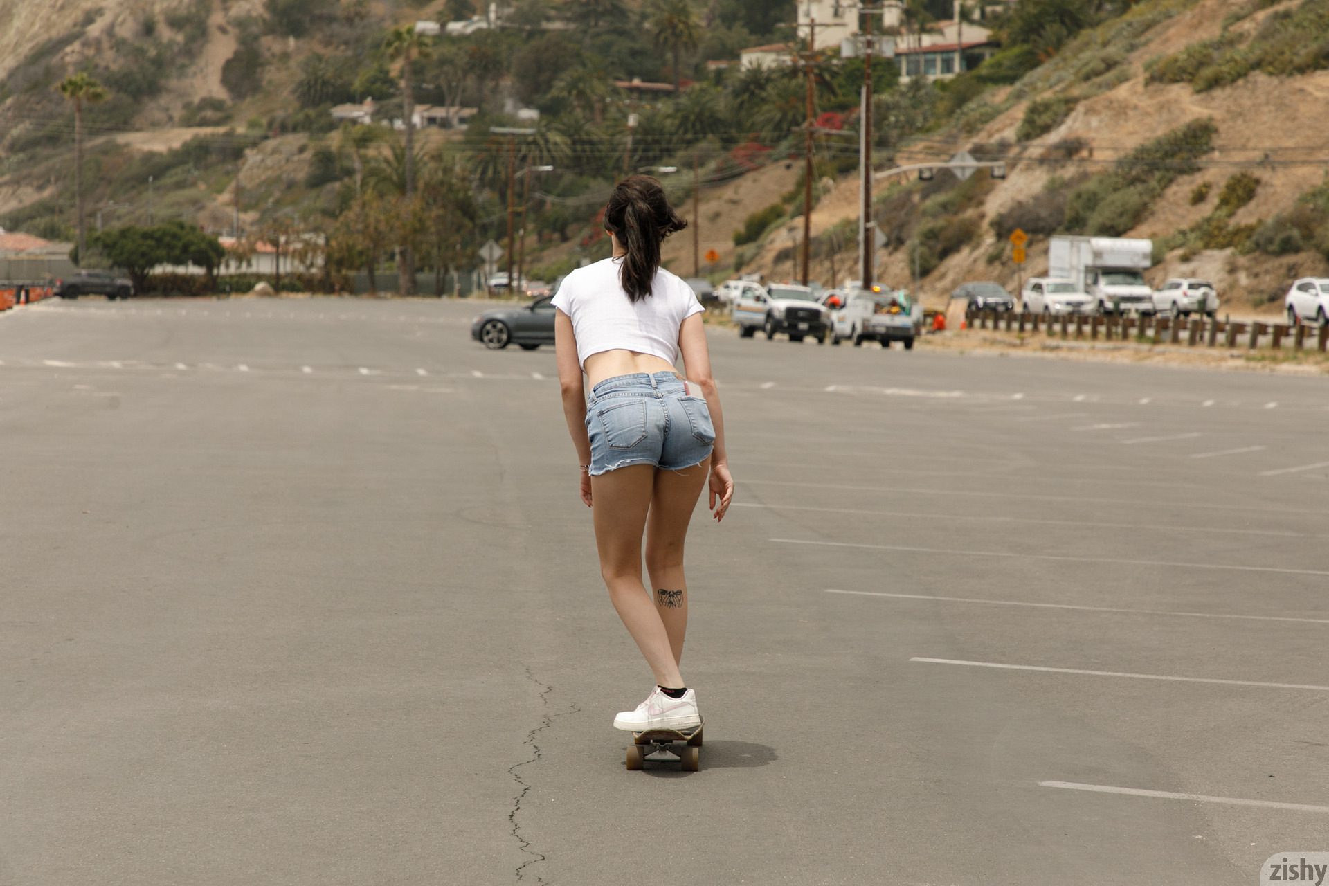 Jade Baker Hooked On The Roll Zishy (6)