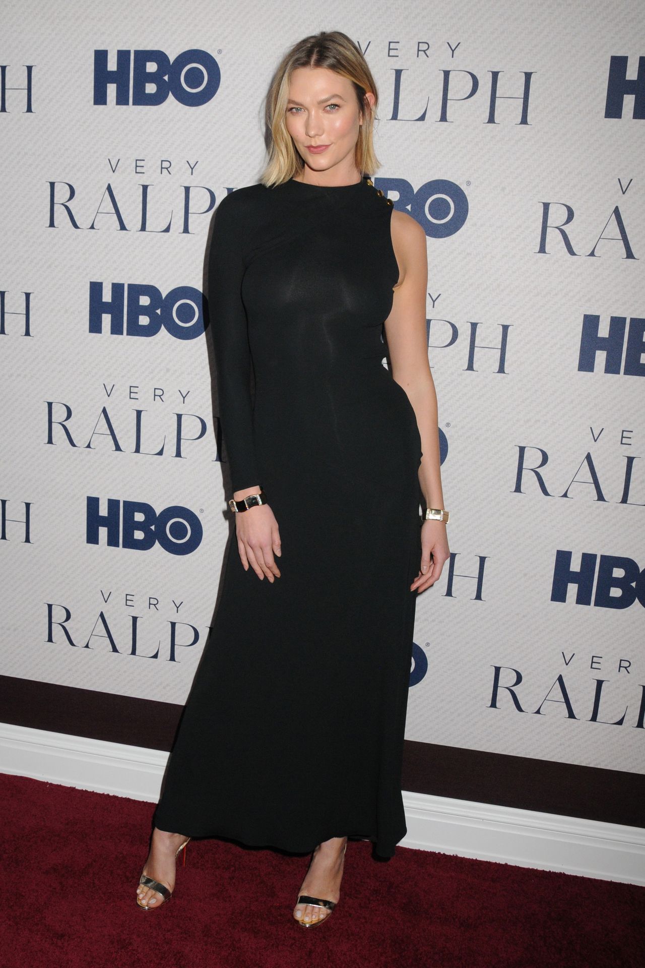 Karlie Kloss Braless 019