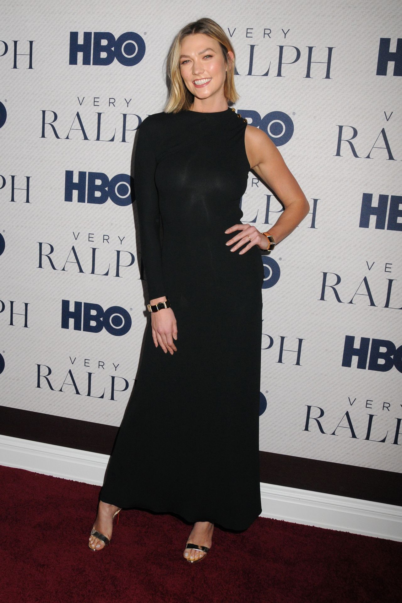 Karlie Kloss Braless 022