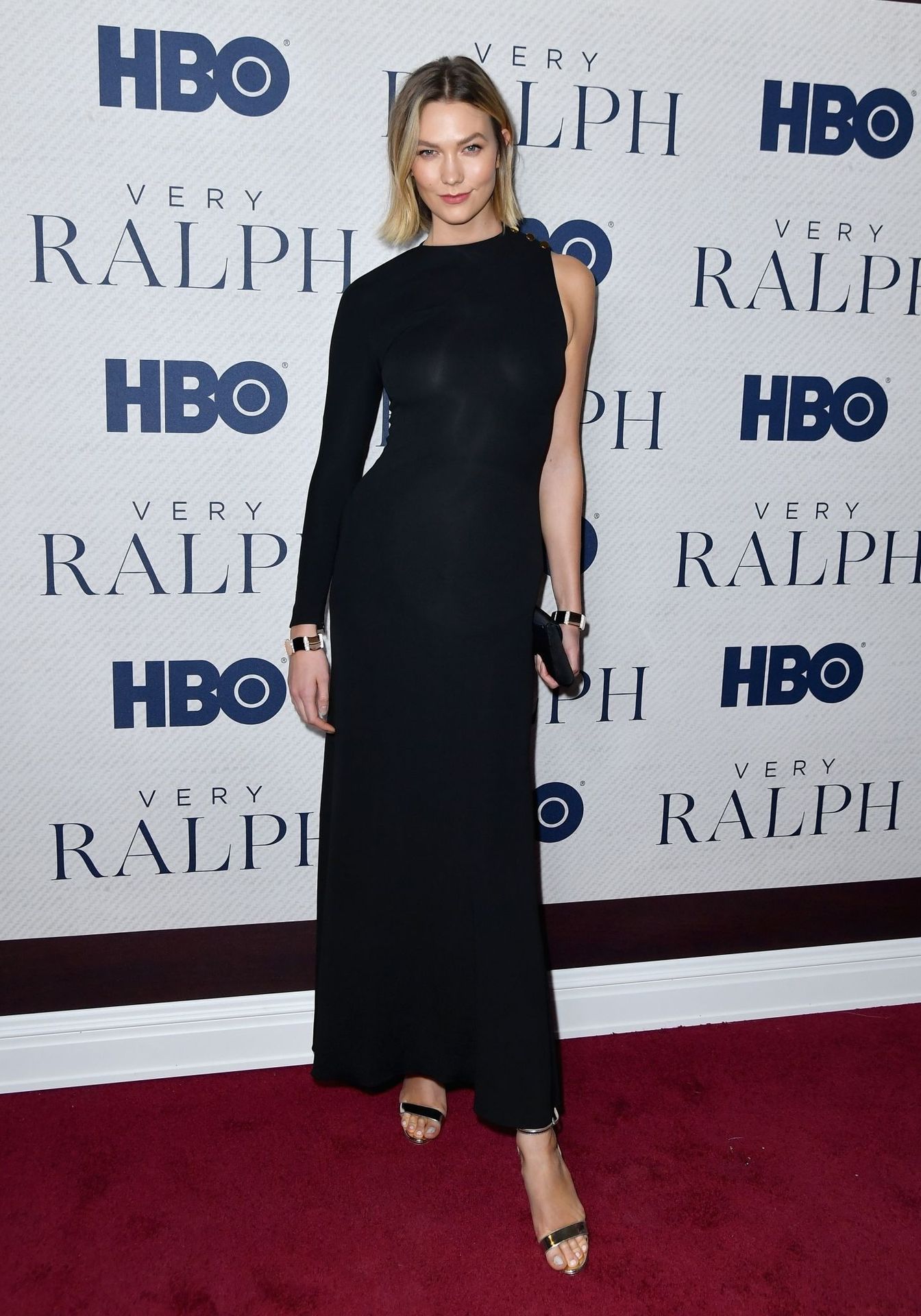 Karlie Kloss Braless 001